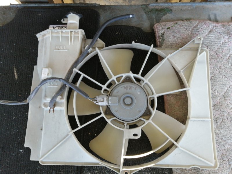 Диффузор радиатора Toyota Raum NCZ20 1NZ (б/у)