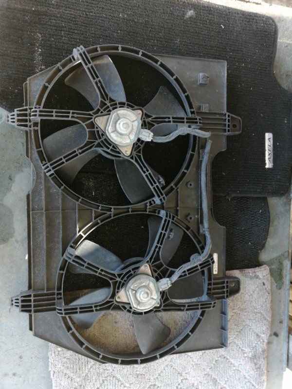 Диффузор радиатора NISSAN SERENA C26 (б/у)