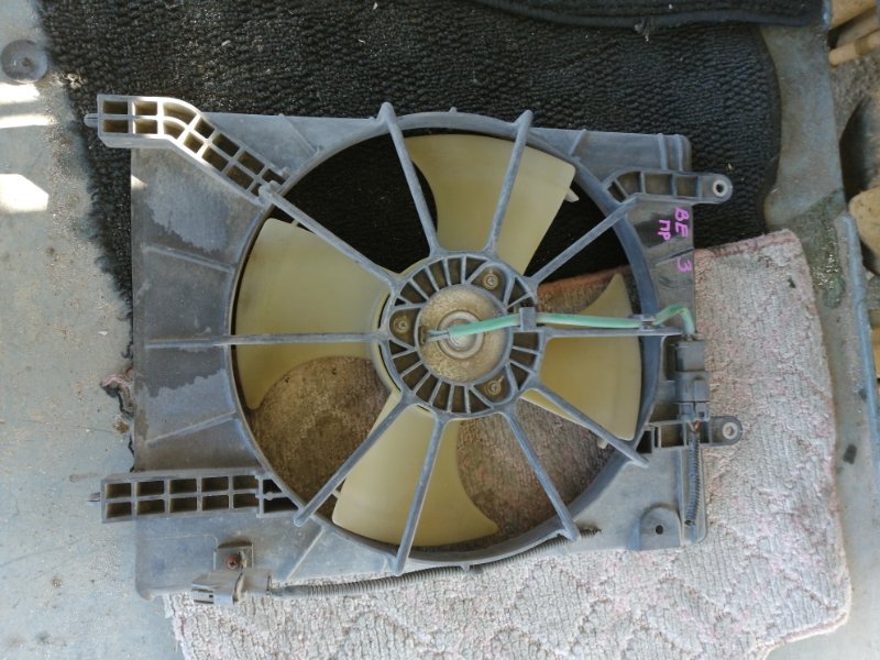 Диффузор радиатора HONDA EDIX BE3 правый (б/у)