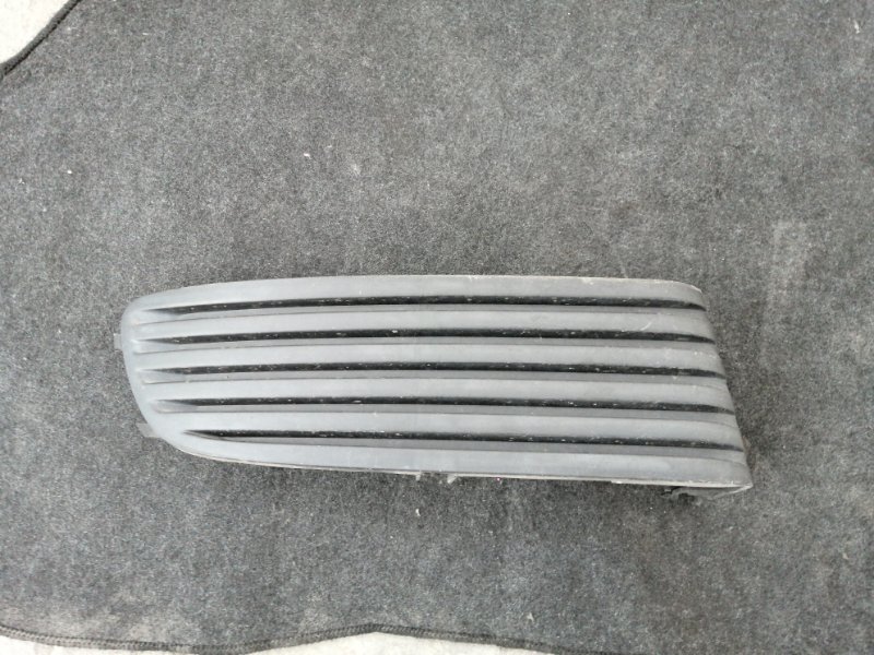 Заглушка в бампер NISSAN SUNNY FB15 передняя правая (б/у)