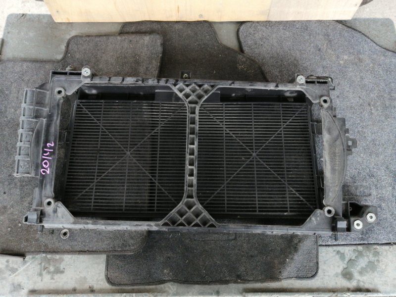 Рамка радиатора NISSAN LEAF AZE0 (б/у)