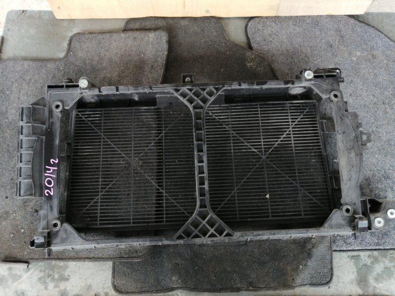 Рамка радиатора NISSAN LEAF AZE0 (б/у)