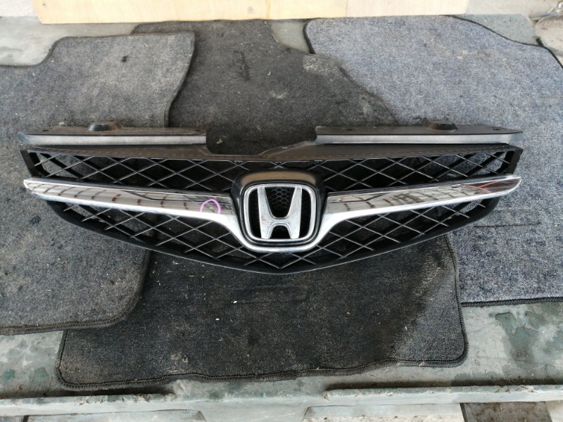 Решетка радиатора HONDA FIT ARIA GD6 (б/у)