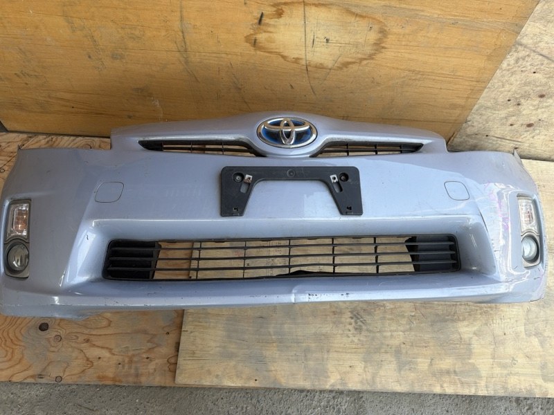 Бампер Toyota PRIUS ZVW30 передний (б/у)