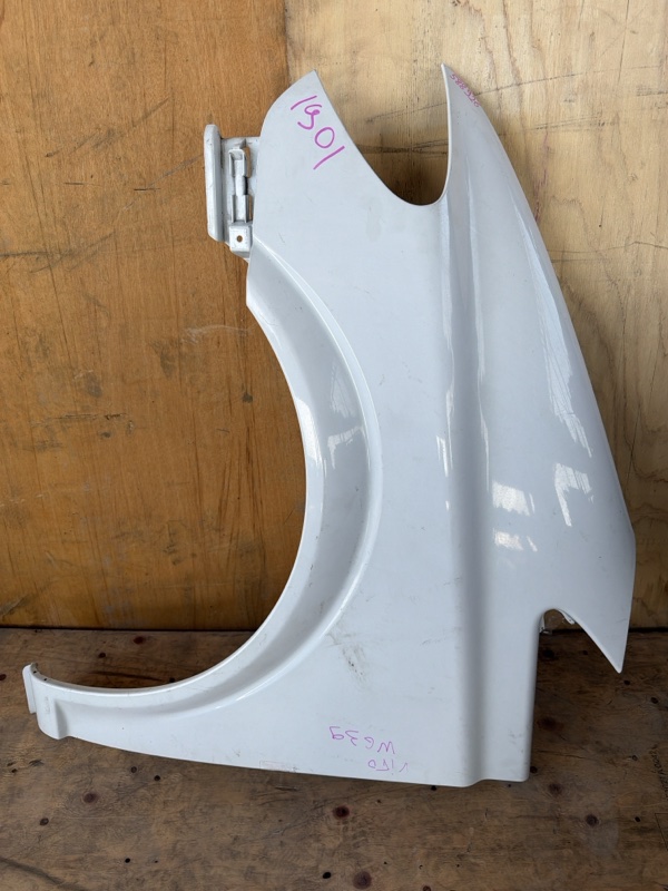 Крыло Mercedes-Benz Vito W639 2008 переднее левое (б/у)