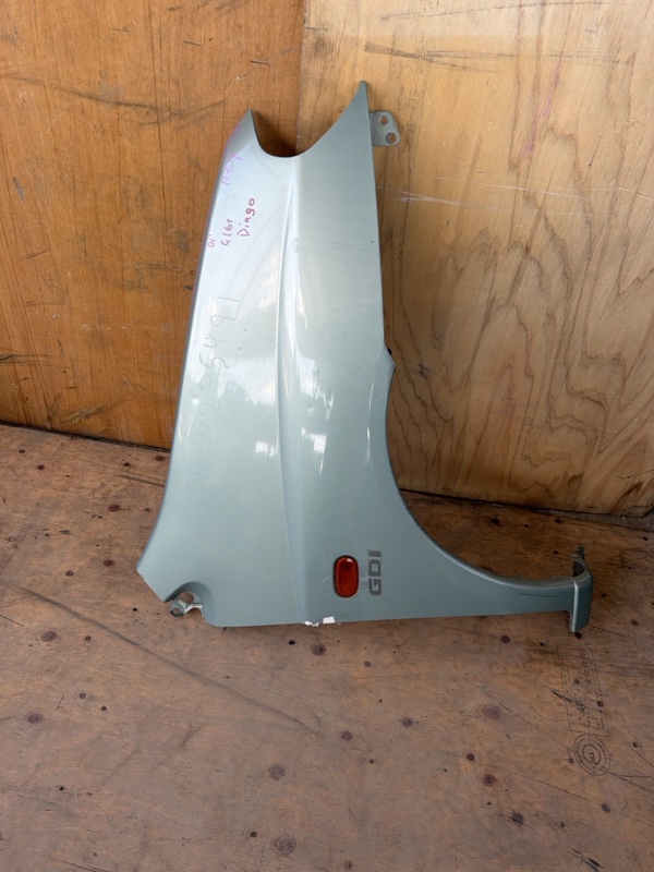 Крыло MITSUBISHI Mirage Dingo CQ1A 2002 переднее правое (б/у)