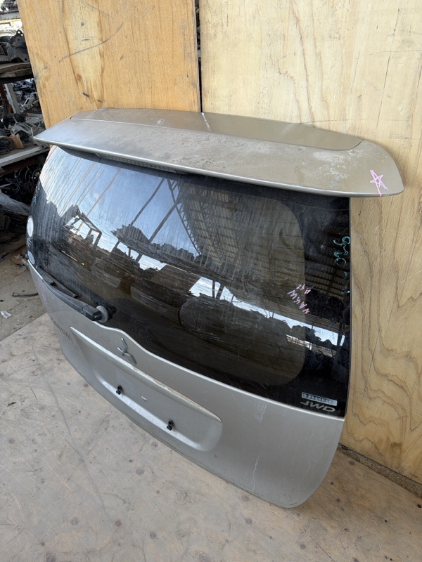 Дверь багажника Mitsubishi Grandis NA4W 2005 (б/у)