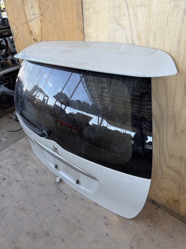 Дверь багажника Mitsubishi Grandis NA4W 2005 (б/у)