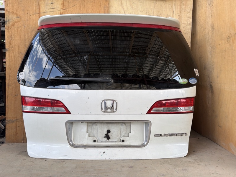 Дверь багажника Honda ELYSION RR1 2006 (б/у)