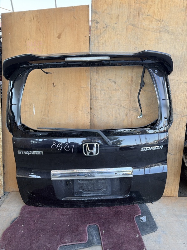 Дверь багажника HONDA STEPWGN RK5 2010 (б/у)