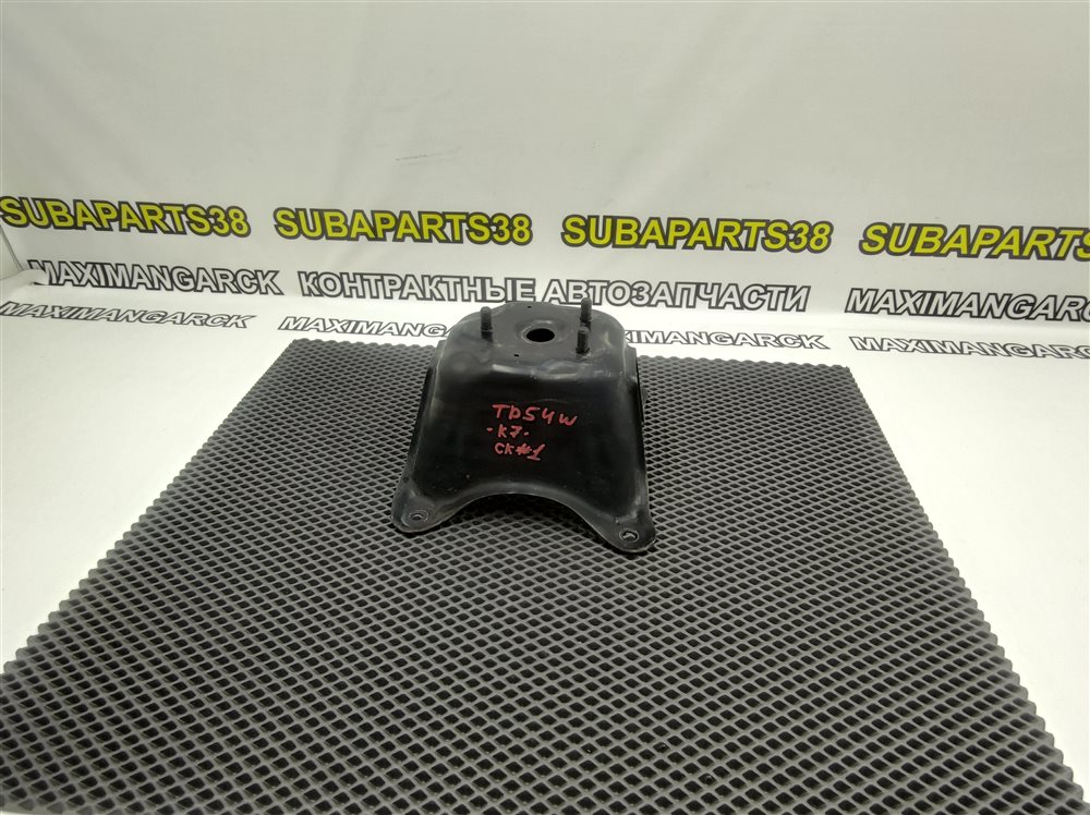 Запчасть крепление запасного колеса Suzuki Escudo 2005 TD54W J20A 8396165J00 контрактная Крепление запасного колеса Suzuki Escudo 2005 TD54W J20A 8396165J00 контрактная