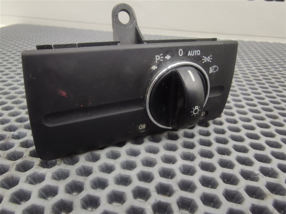 Кнопка E-CLASS 2008 211