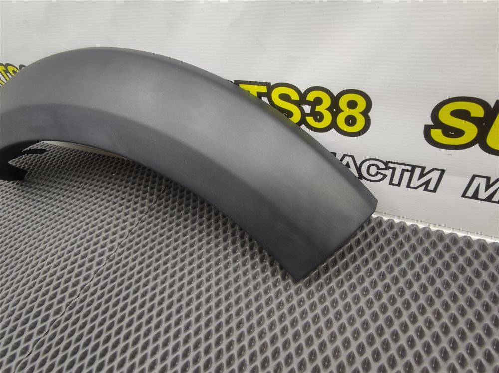 Накладка крыла задняя правая Discovery 2006 L319 AJ41