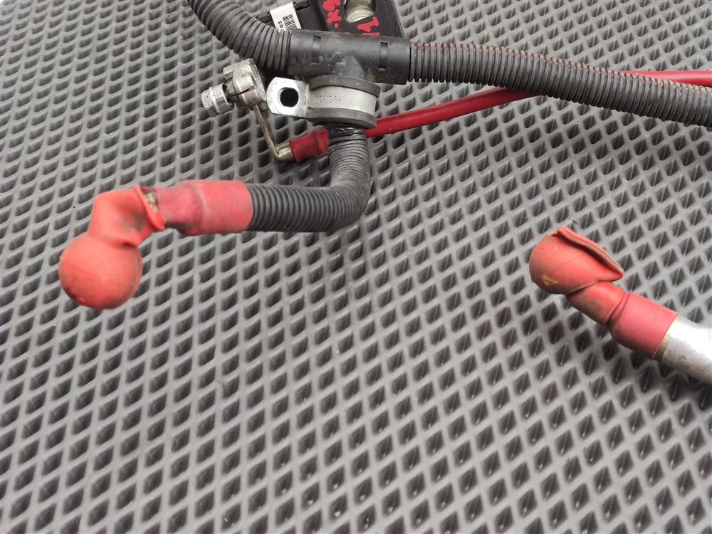 Клемма Discovery 2006 L319 AJ41