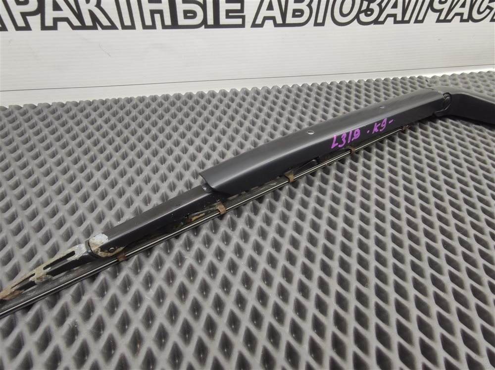 Поводок стеклоочистителя задний Land Rover Discovery L319 AJ41