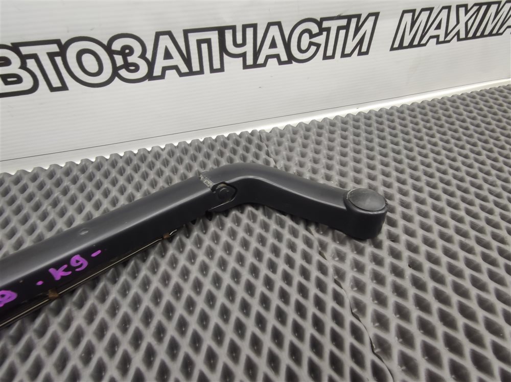 Поводок стеклоочистителя задний Discovery 2006 L319 AJ41