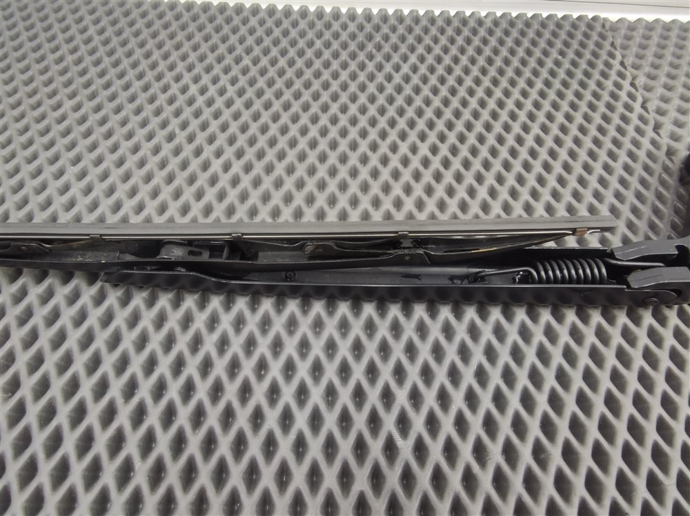 Поводок стеклоочистителя задний Discovery 2006 L319 AJ41