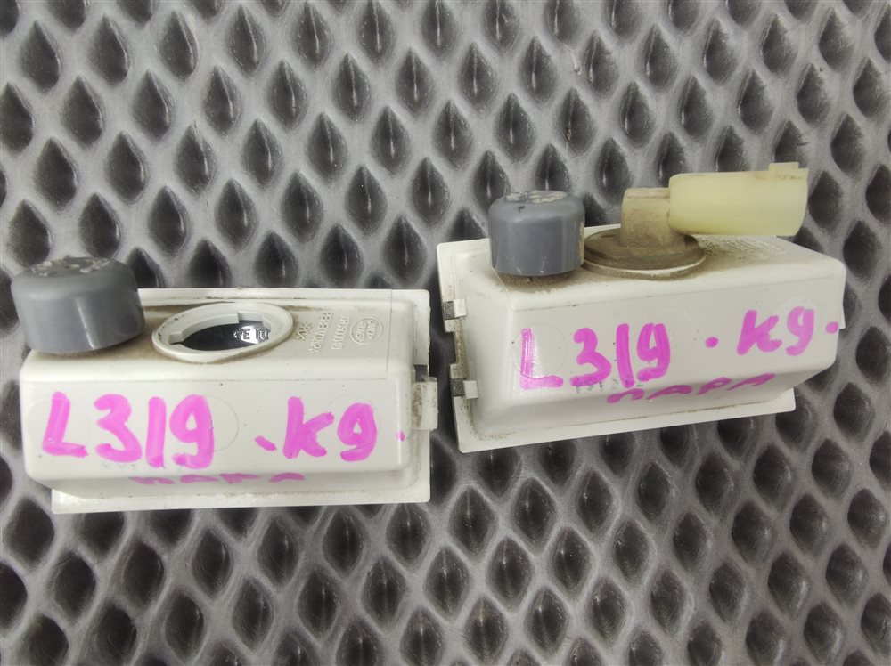 Фонарь подсветки номера Discovery 2006 L319 AJ41