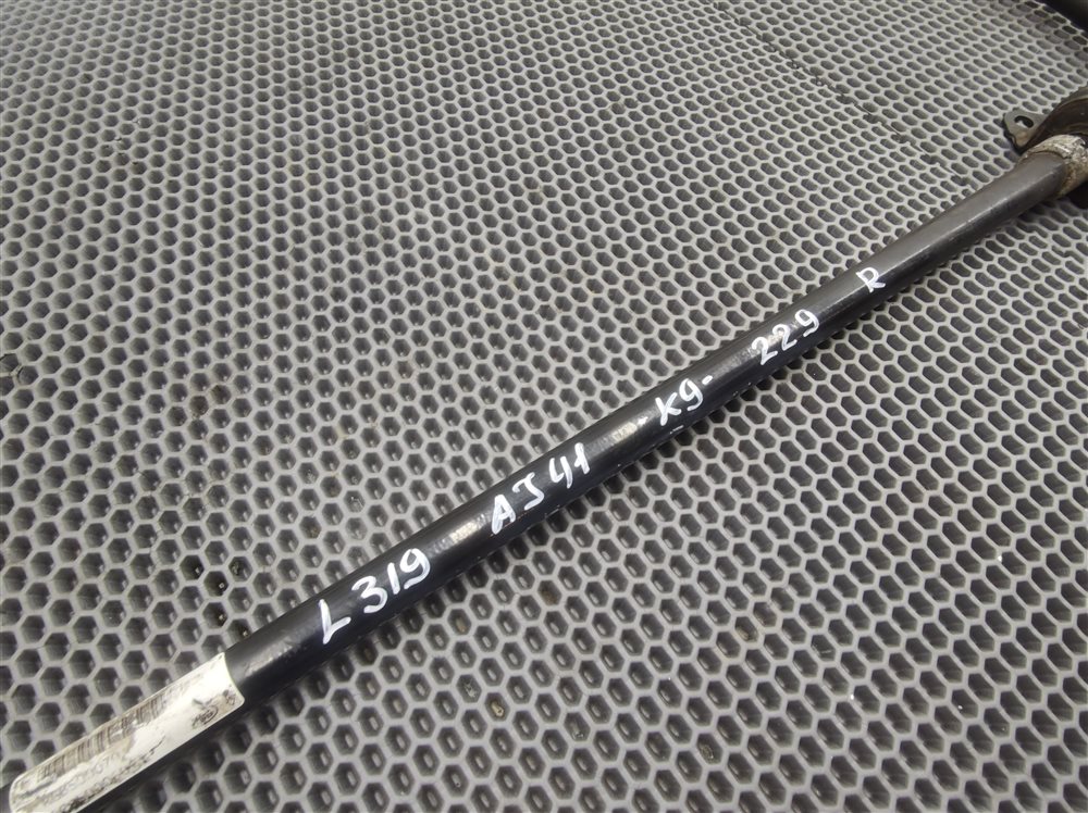 Стабилизатор задний Discovery 2006 L319 AJ41