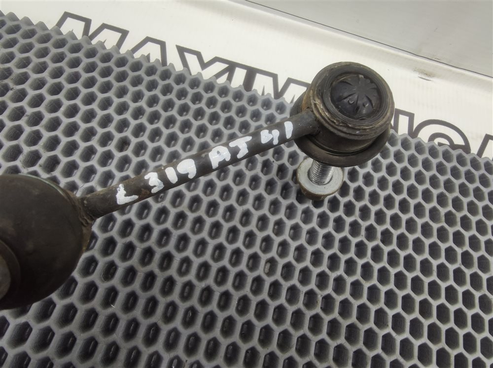 Стойки стабилизатора задние Land Rover Discovery L319 AJ41 Стойки стабилизатора задние Land Rover Discovery L319 AJ41