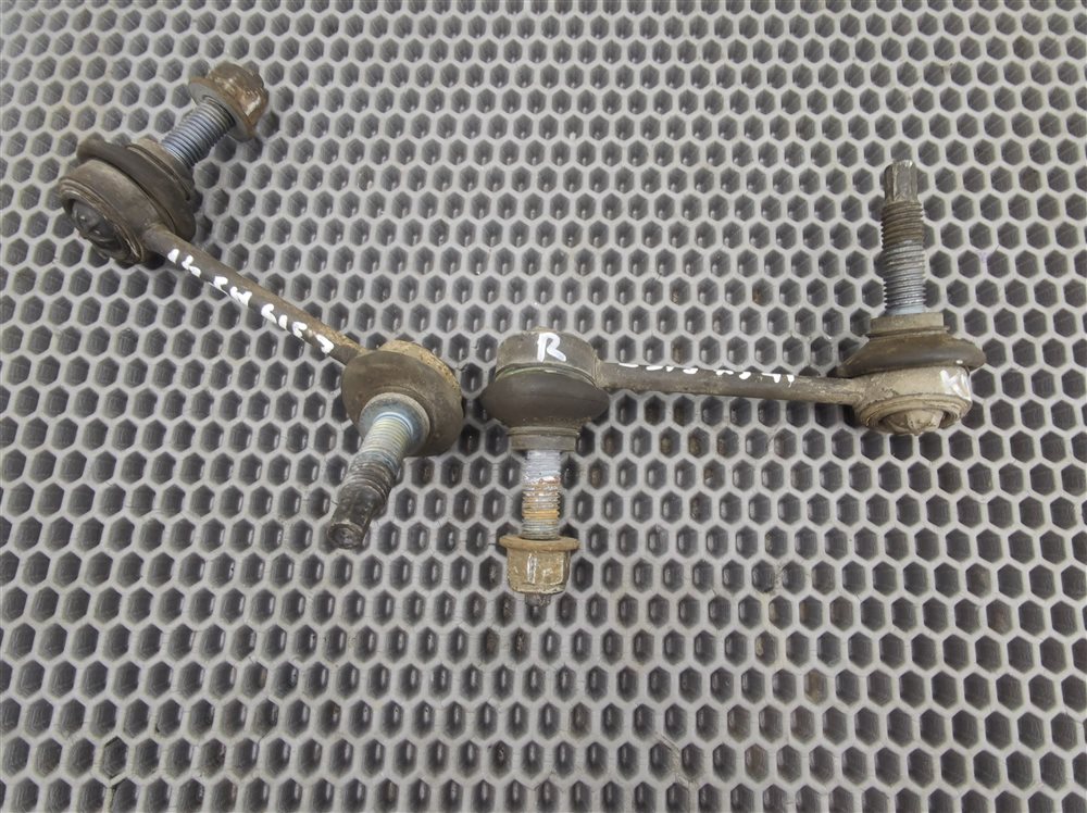 Стойки стабилизатора задние Discovery 2006 L319 AJ41 Стойки стабилизатора задние Discovery 2006 L319 AJ41