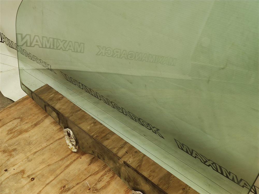 Стекло двери переднее левое Discovery 2006 L319 AJ41