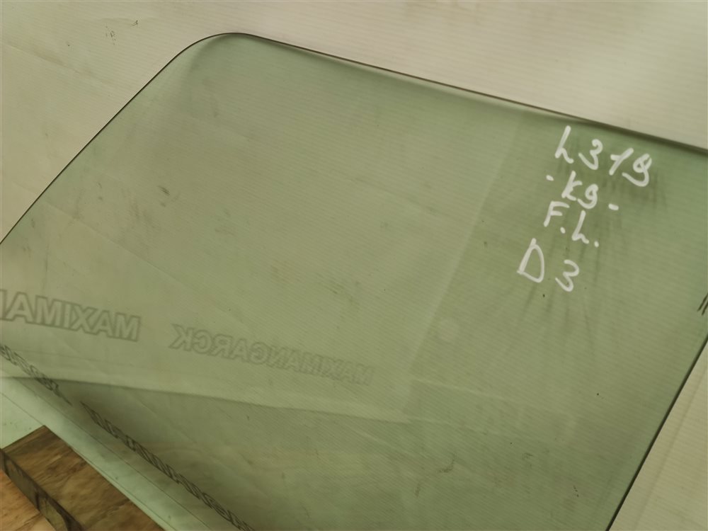 Стекло двери переднее левое Discovery 2006 L319 AJ41