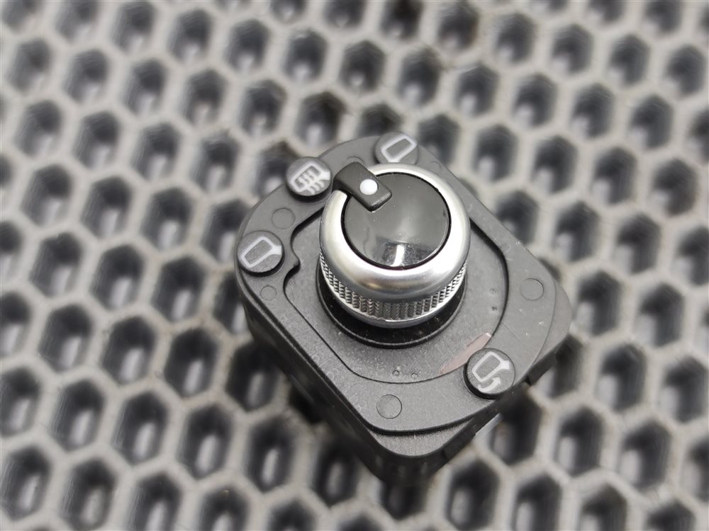 Кнопка правая A6 2011 C7 CHVA