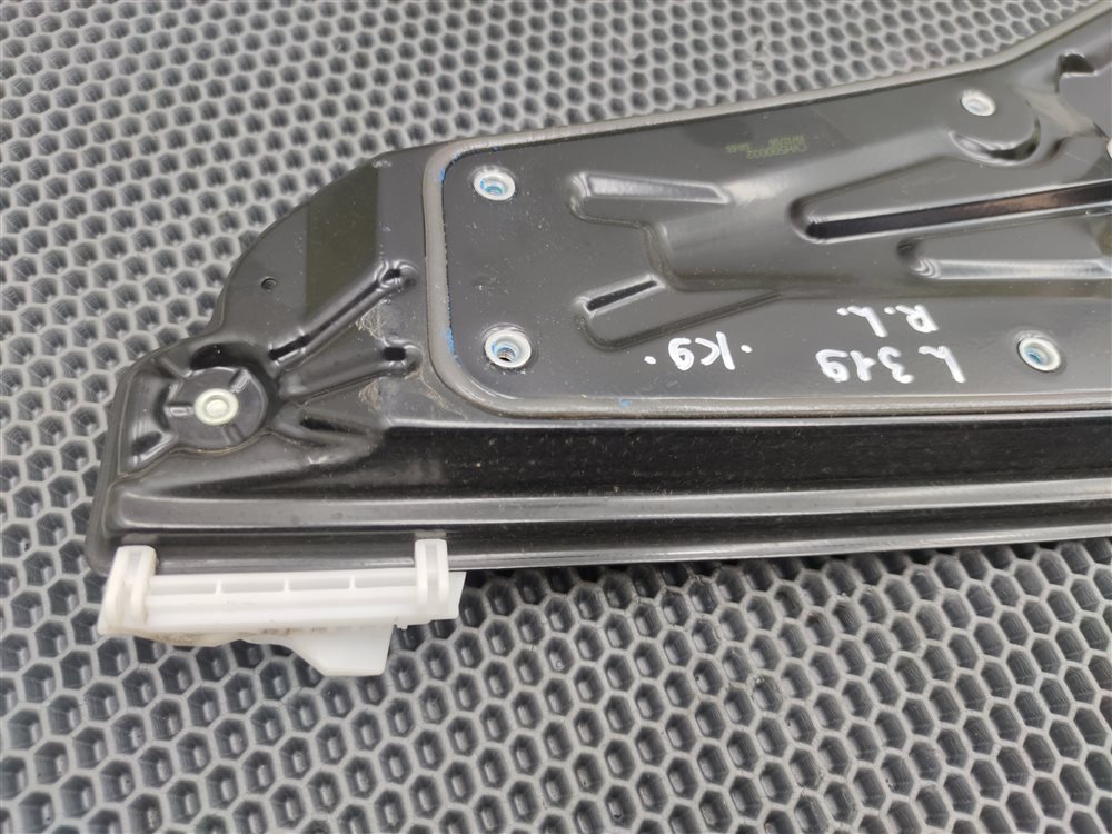 Стеклоподъемник задний левый Discovery 2006 L319 AJ41 Стеклоподъемник задний левый Discovery 2006 L319 AJ41