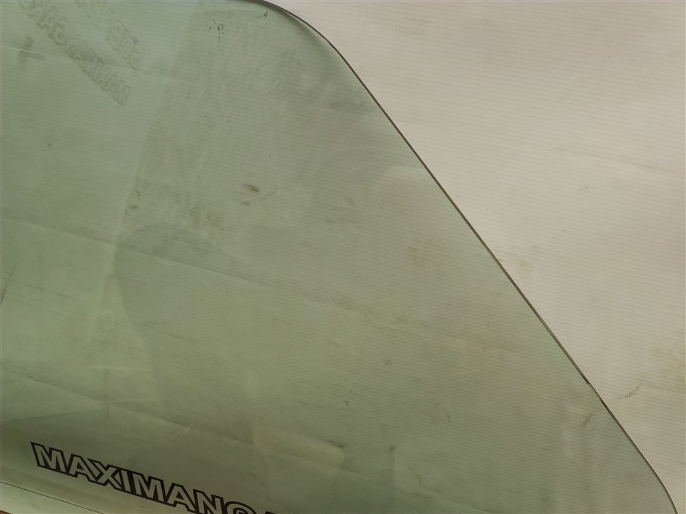 Стекло двери переднее правое Discovery 2006 L319 AJ41