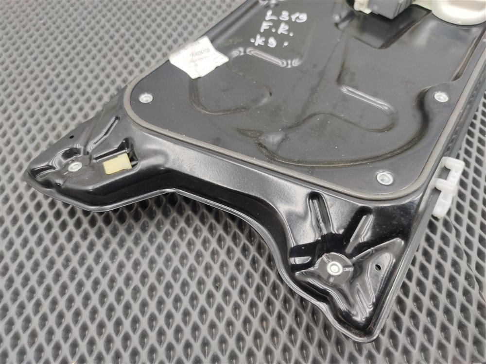 Стеклоподъемник передний правый Discovery 2006 L319 AJ41 Стеклоподъемник передний правый Discovery 2006 L319 AJ41