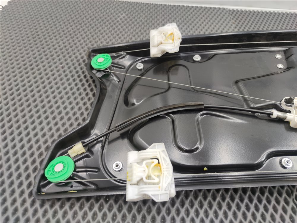 Стеклоподъемник передний правый Discovery 2006 L319 AJ41 Стеклоподъемник передний правый Discovery 2006 L319 AJ41