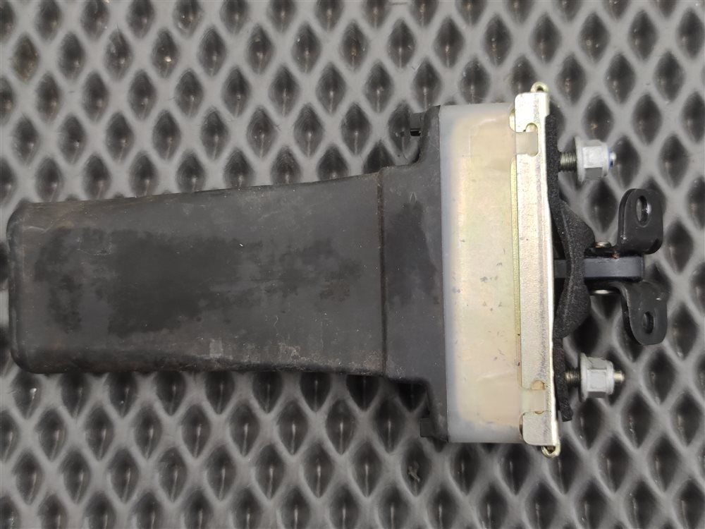 Ограничитель открытия двери задний правый Discovery 2006 L319 AJ41