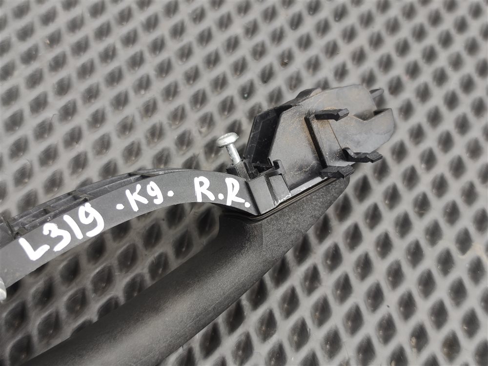 Ручка двери внешняя задняя правая Discovery 2006 L319 AJ41