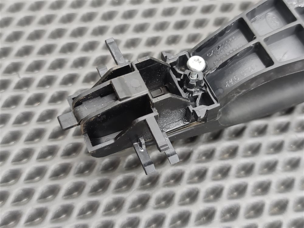 Ручка двери внешняя задняя правая Discovery 2006 L319 AJ41