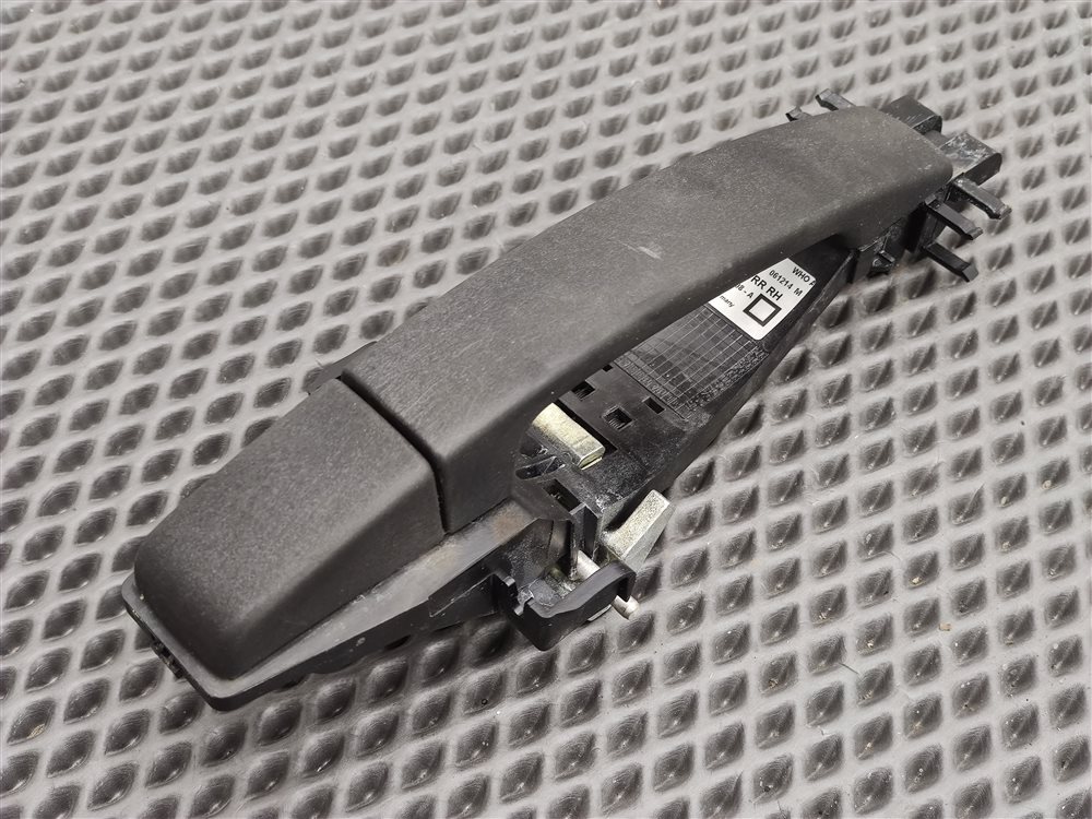 Ручка двери внешняя задняя правая Discovery 2006 L319 AJ41