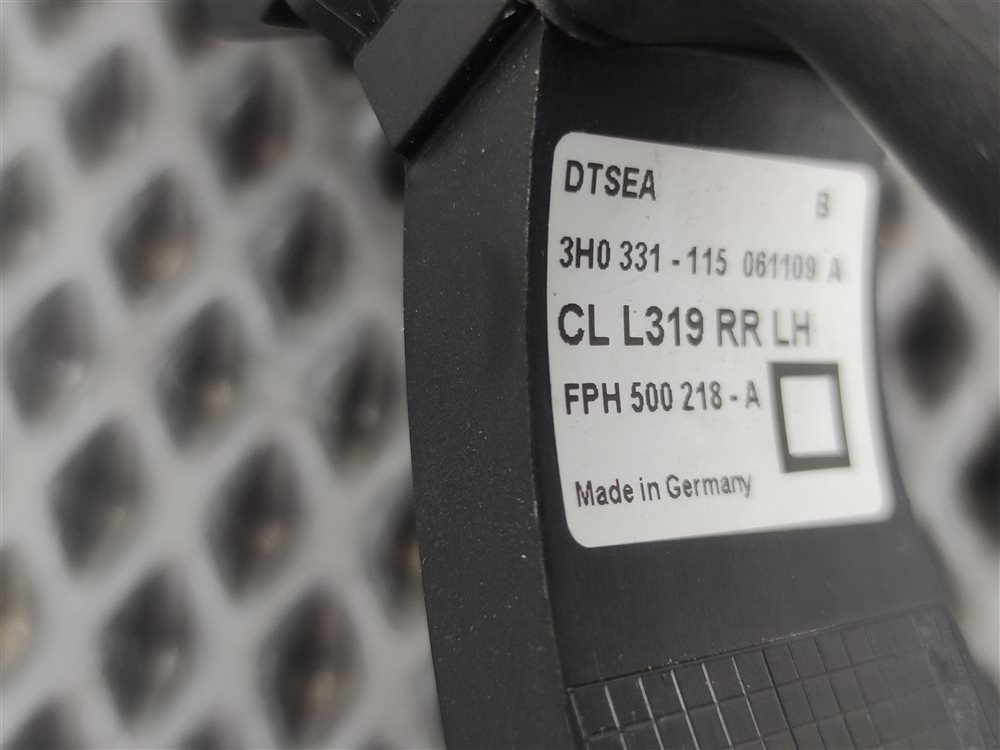 Ручка двери внешняя задняя левая Land Rover Discovery L319 AJ41