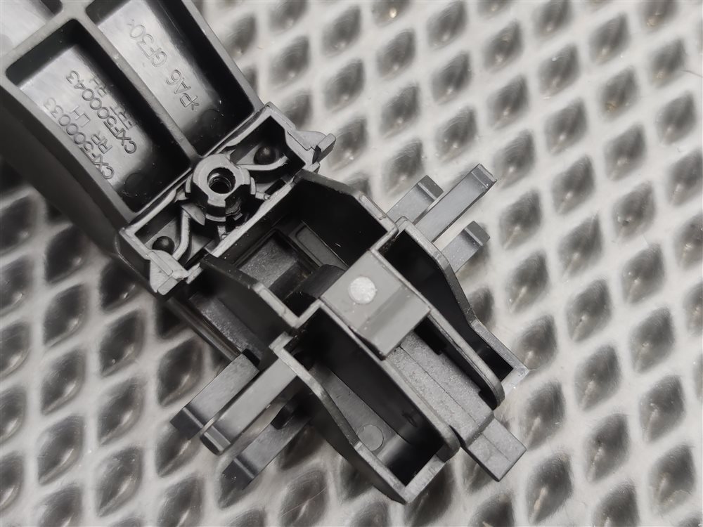 Ручка двери внешняя задняя левая Discovery 2006 L319 AJ41