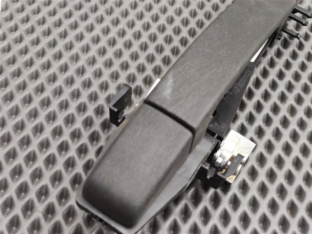 Ручка двери внешняя задняя левая Discovery 2006 L319 AJ41