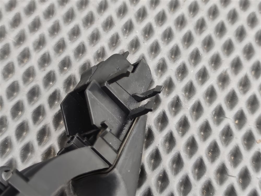 Ручка двери внешняя передняя левая Discovery 2006 L319 AJ41