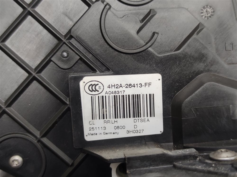 Замок двери задний левый Discovery 2006 L319 AJ41