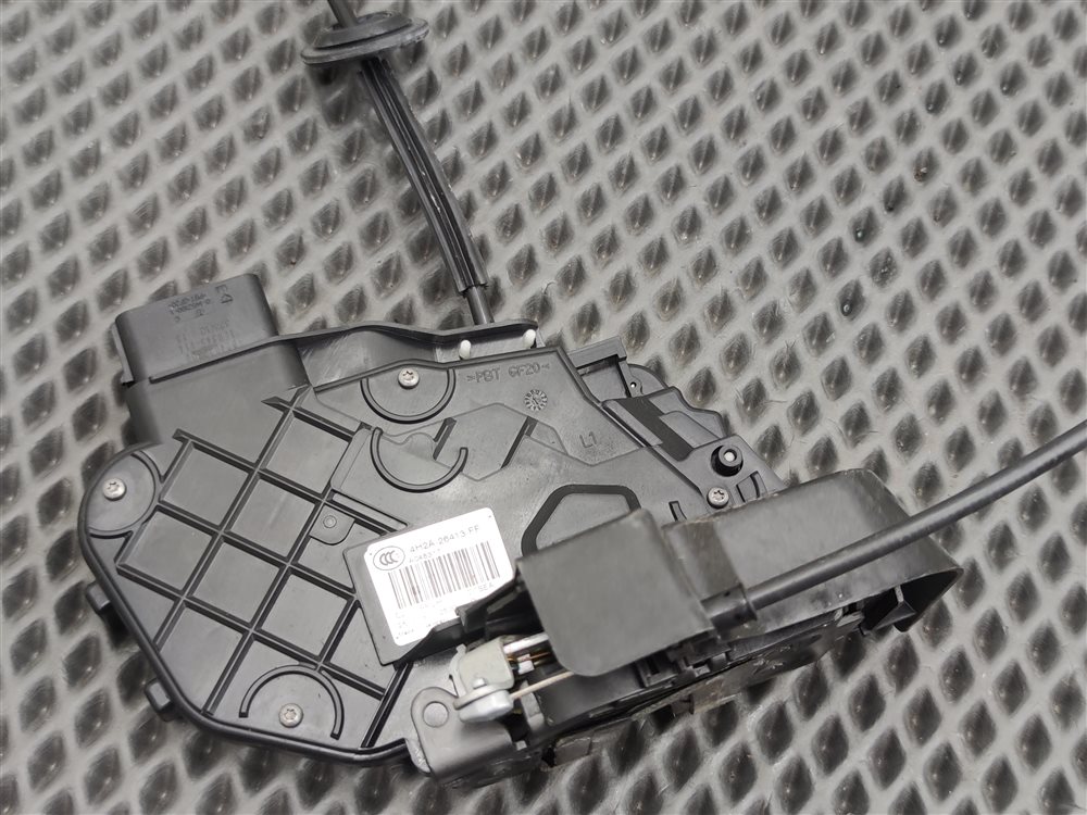 Замок двери задний левый Discovery 2006 L319 AJ41