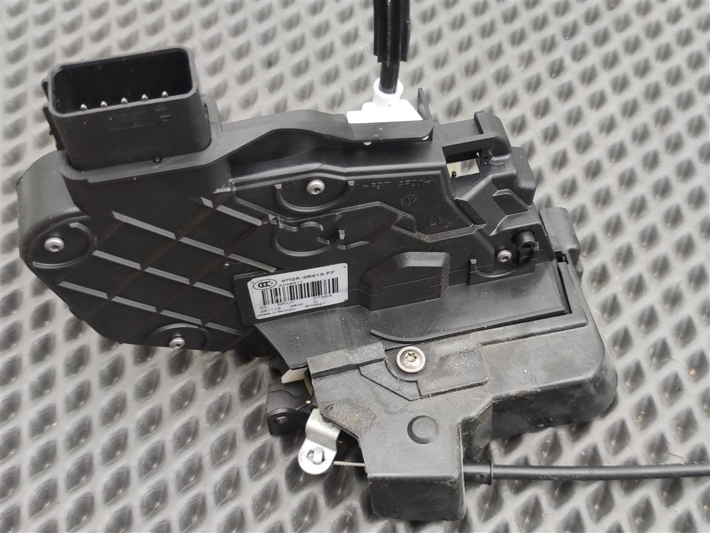 Замок двери задний левый Discovery 2006 L319 AJ41