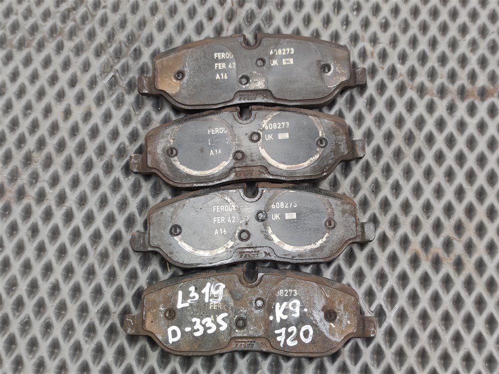 Колодки тормозные передние Discovery 2006 L319 AJ41