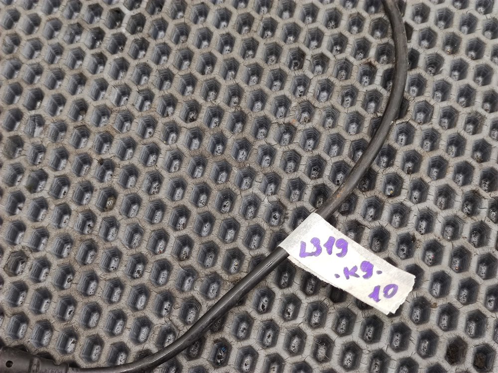 Датчик износа тормозных колодок задний Discovery 2006 L319 AJ41