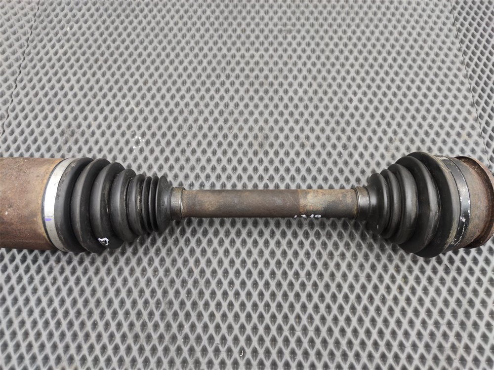 Привод задний левый Discovery 2006 L319 AJ41