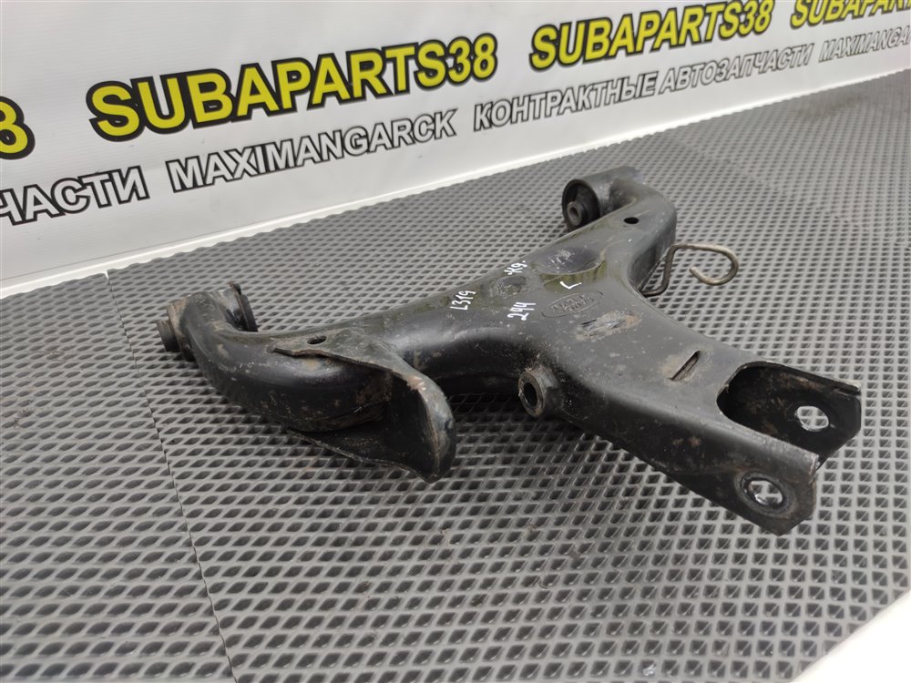 Рычаг задний левый Land Rover Discovery L319 AJ41