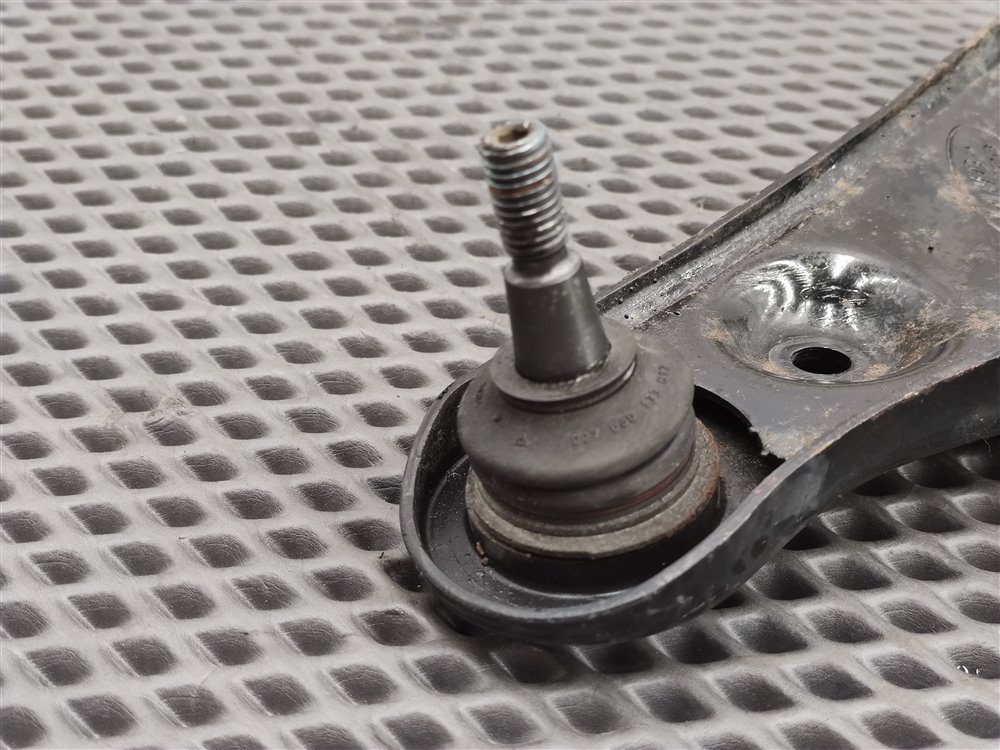 Рычаг передний левый Discovery 2006 L319 AJ41