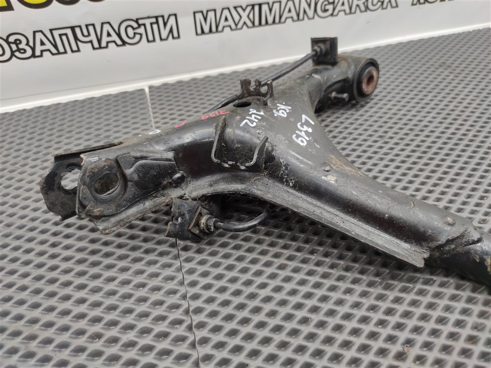 Рычаг задний правый Discovery 2006 L319 AJ41