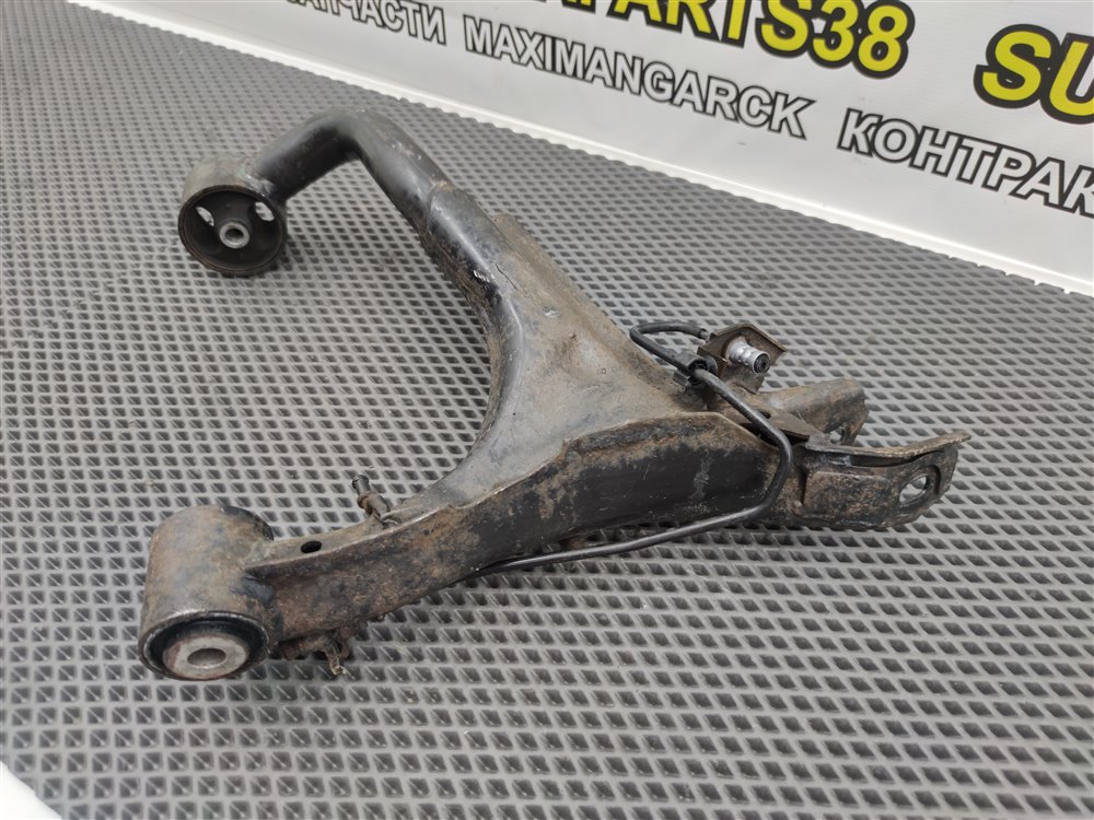 Рычаг задний левый Discovery 2006 L319 AJ41